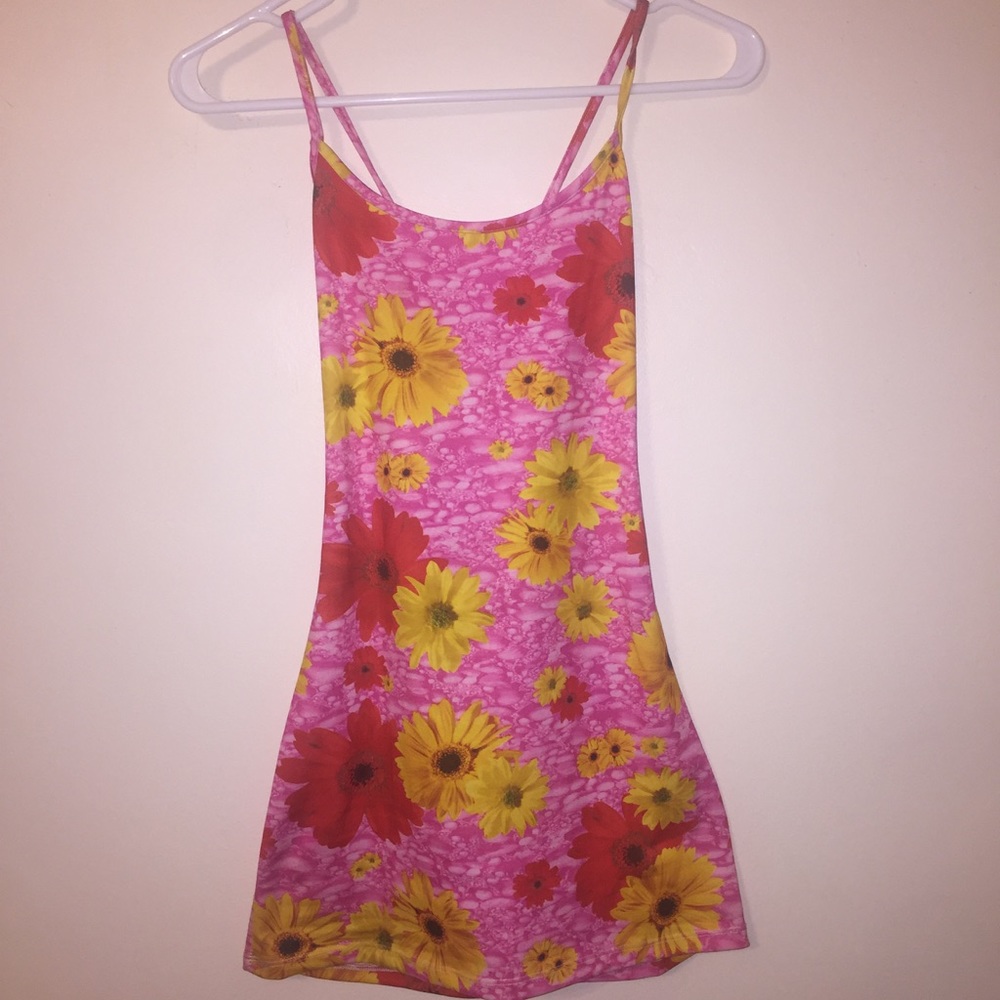 Super form fitting Sunflower dress 🌻🔥